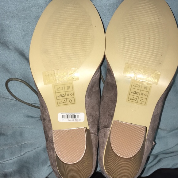 Hot Topic Exclusive Outlander Tartan Taupe Lace-Up Heel Booties - Picture 6 of 10